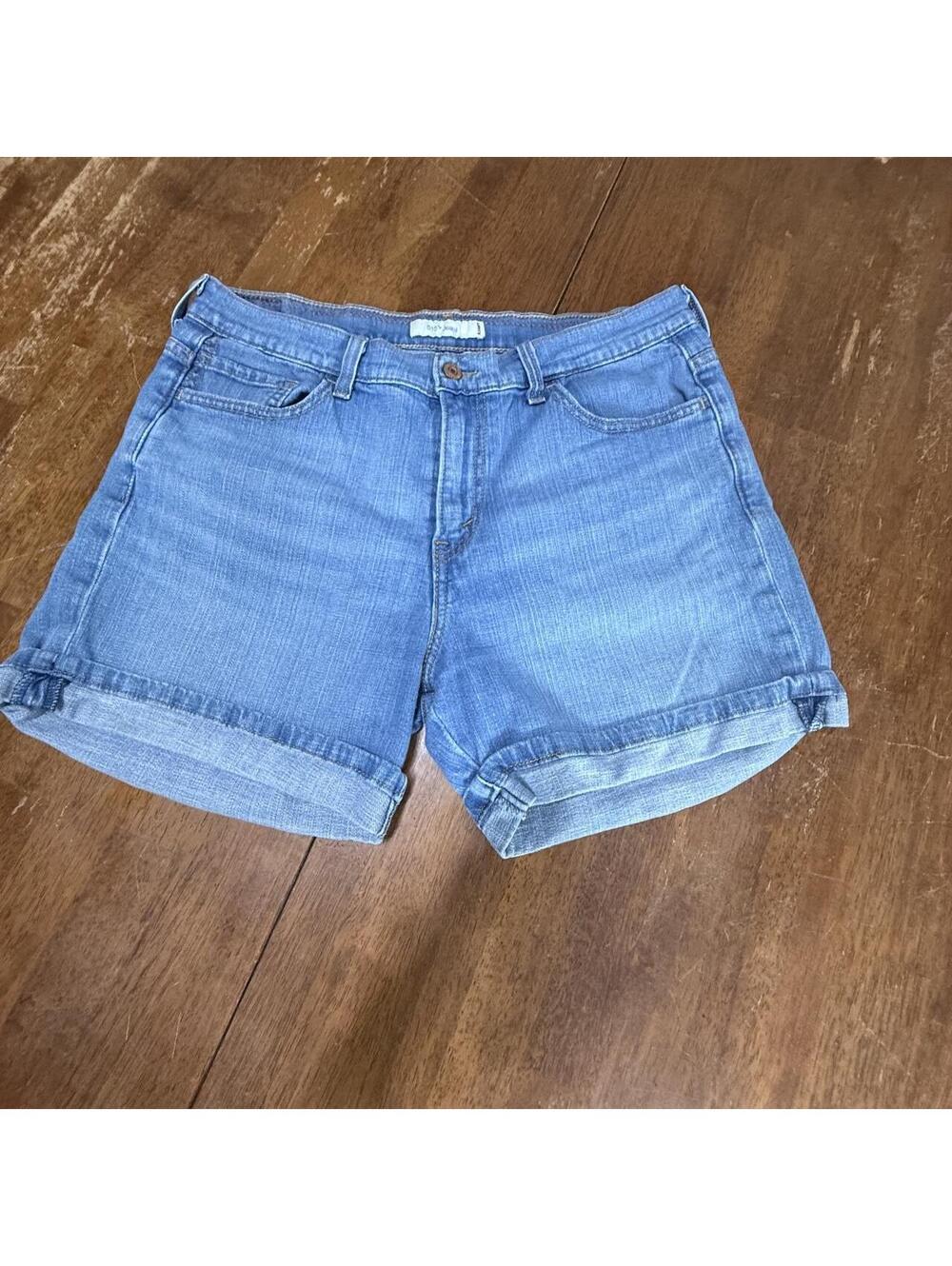 Levi’s 515 Women’s Denim Shorts Size 12 Light Wash Cuffed Stretch Jean Shorts